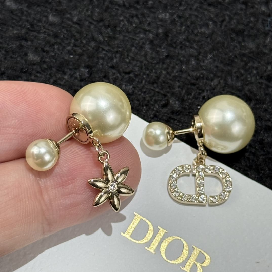 HOA TAI DIOR CD STARS TRIBALES