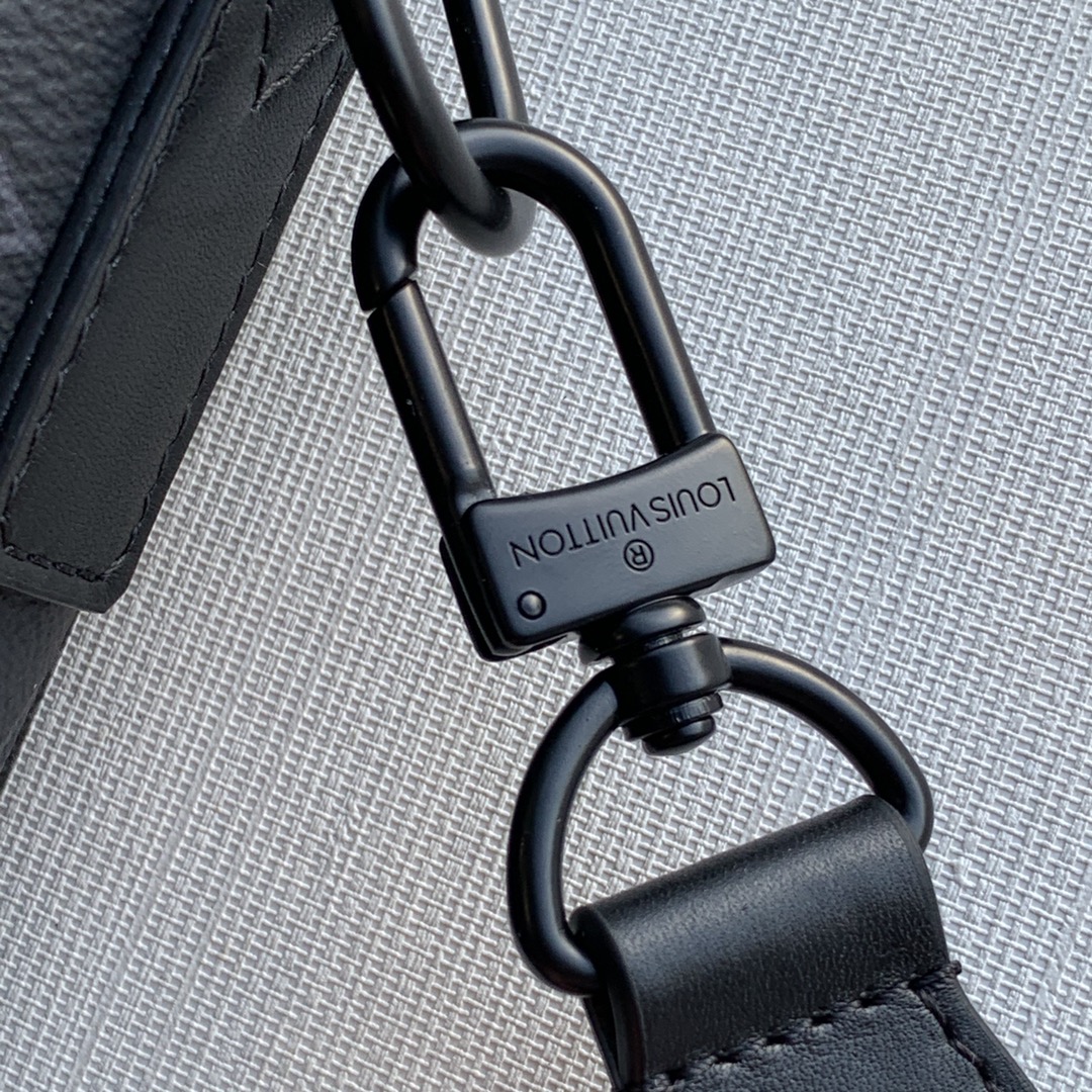 TÚI LOUIS VUITTON Trunk Monogram Taurillon Messenger Bag