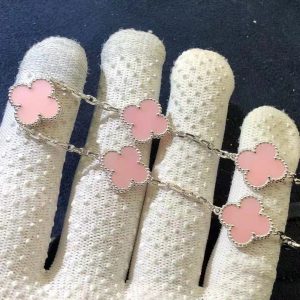 Vòng tay Van Cleef & Arpels Vintage Alhambra Pink Opal 5 motifs vàng trắng 18K