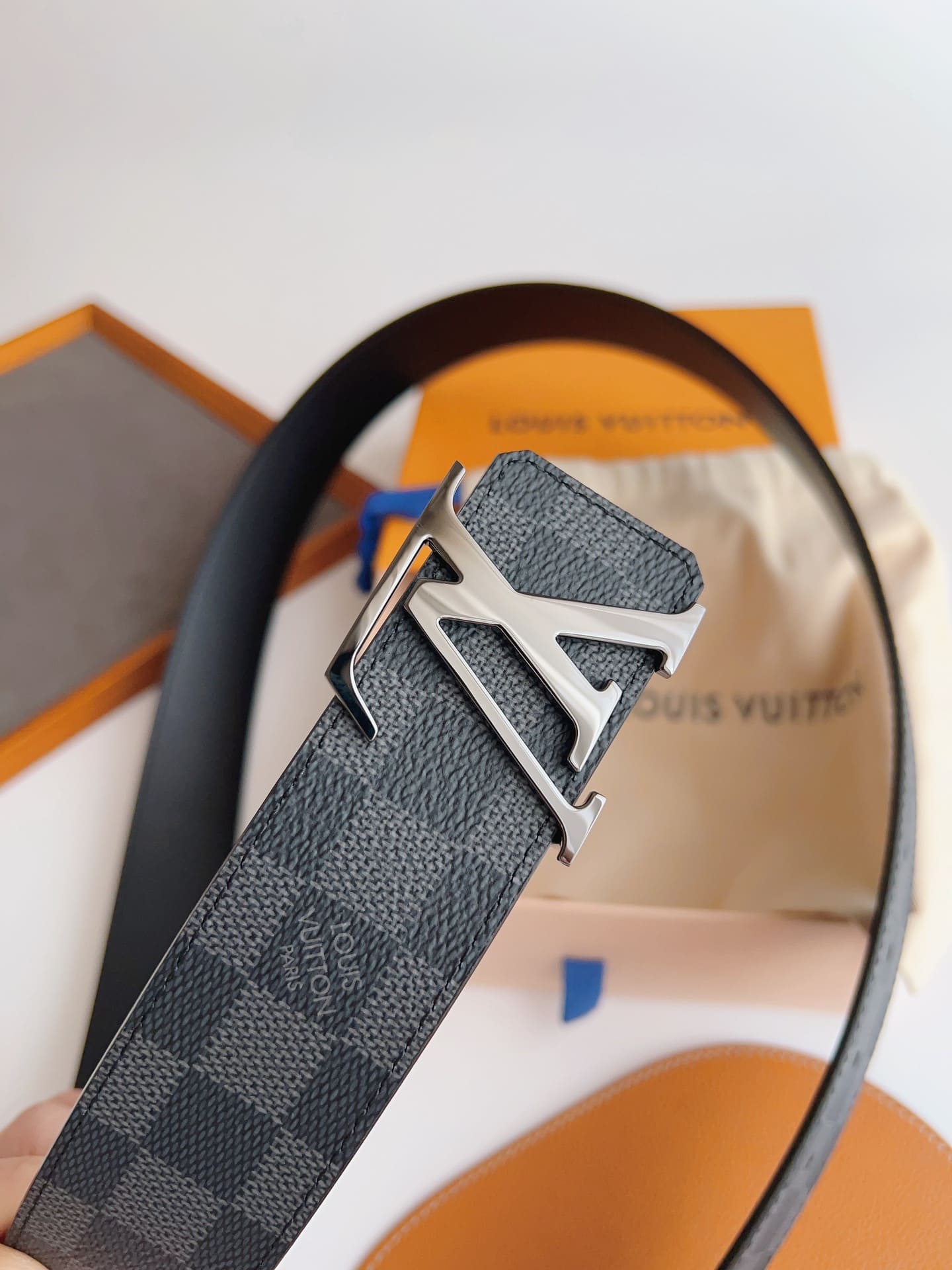 DÂY LƯNG LOUIS VUITTON SQUARE BLACK MONOGRAM LEATHER Khóa bạc