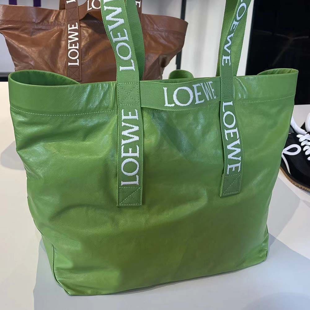 TÚI Loewe Unisex Fold Shopper in Paper Calfskin-Green