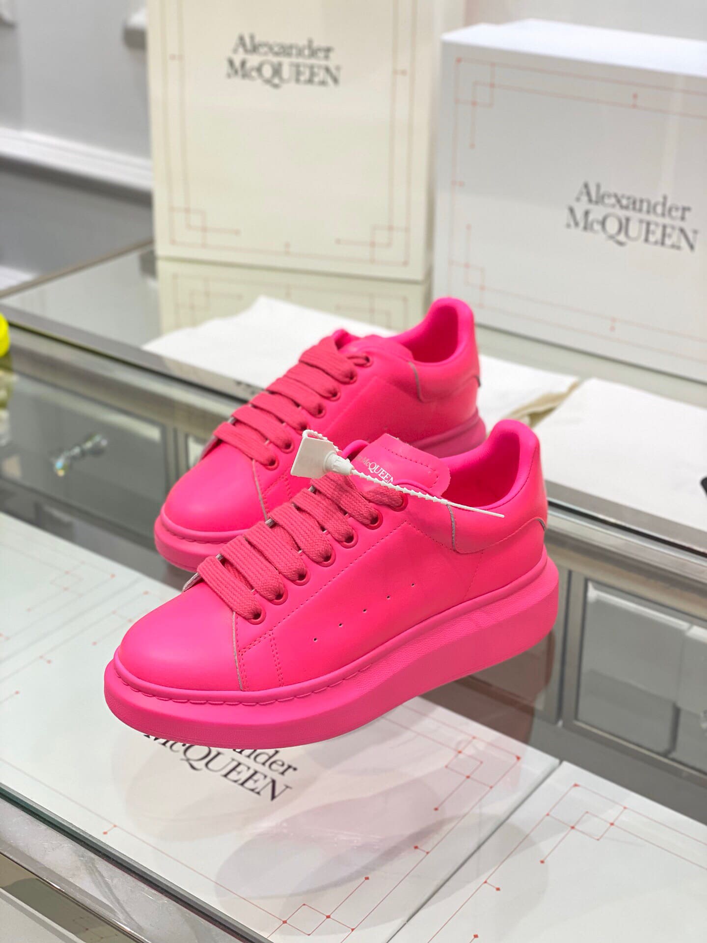 GIÀY ALEXANDER MCQUEEN SNEAKERS SHOES AAA UNISEX NAM VÀ NỮ DA BÊ HẢO HẠNG
