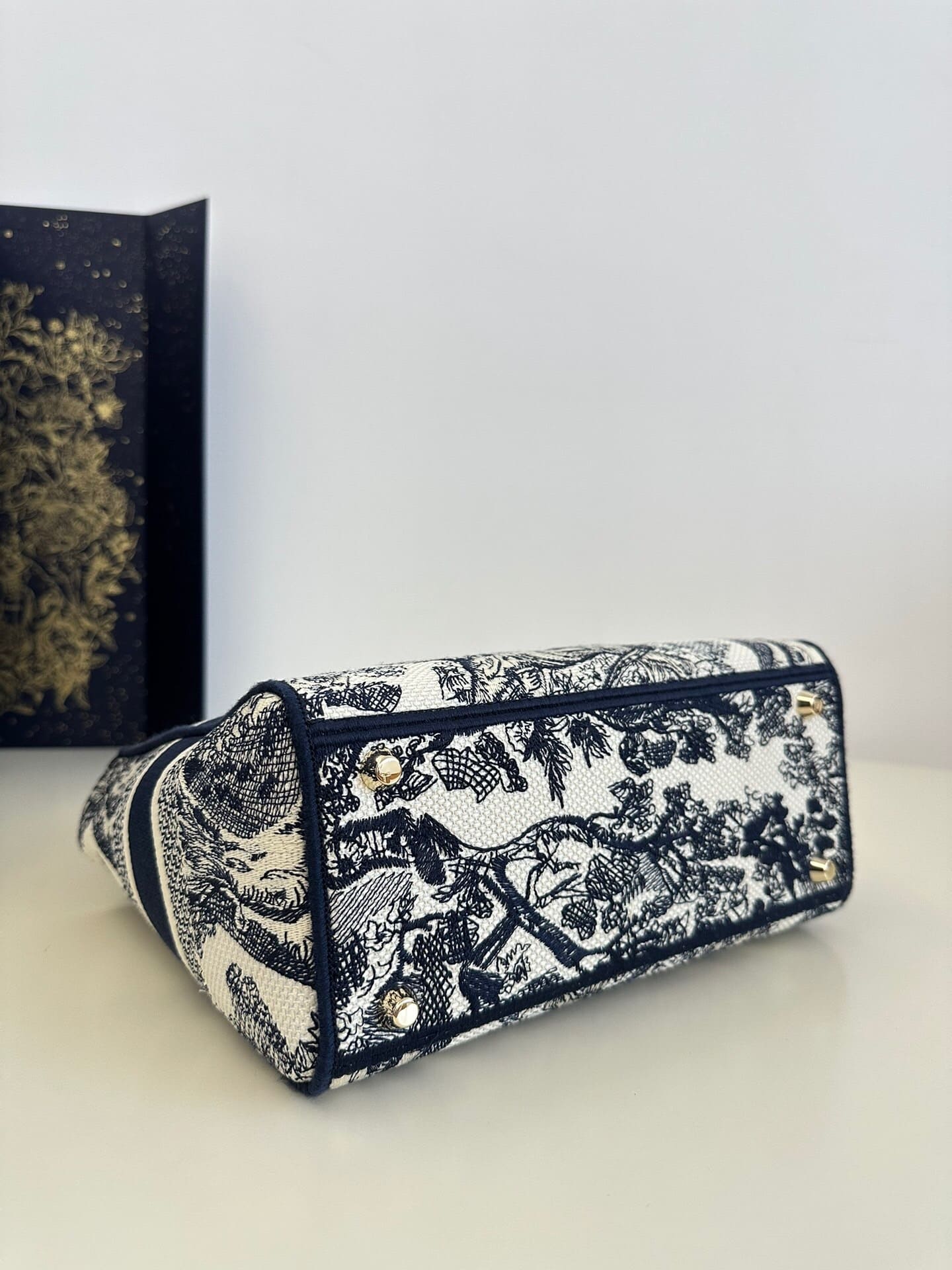 TÚI CHRISTIAN DIOR Lady D-lite Bag Blue Toile de Jouy Reverse Embroidery