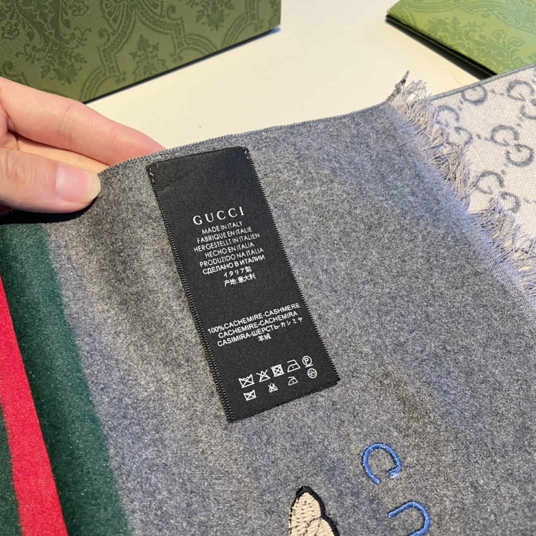 KHĂN GUCCI GG BEE cashmere scarf