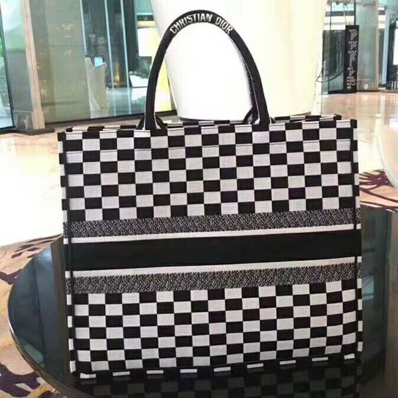 Túi Dior Book Tote Bag in Black and White Embroidered Canvas