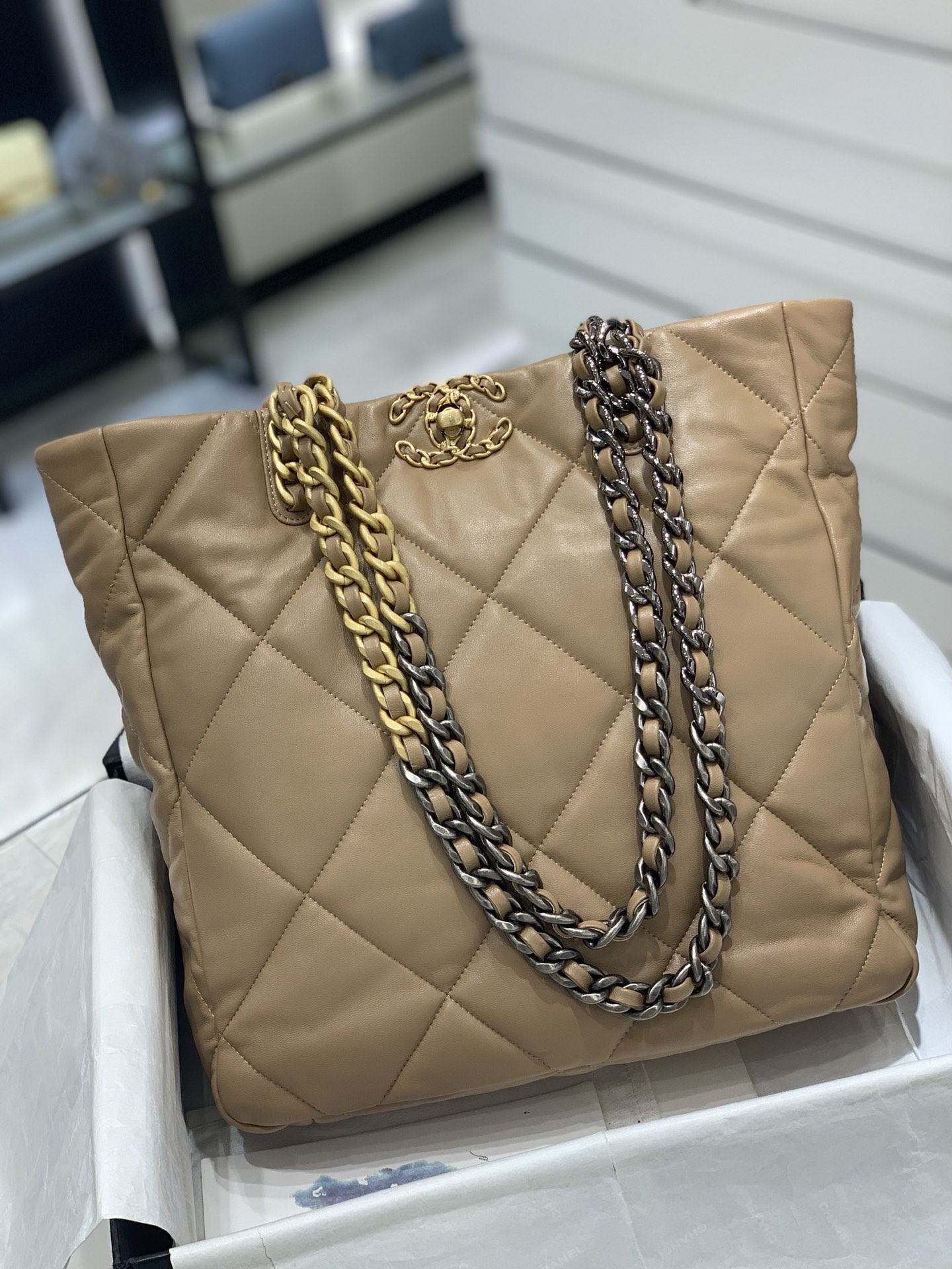 TÚI CHANEL 22B Tote Bag Brown nâu Silver logo