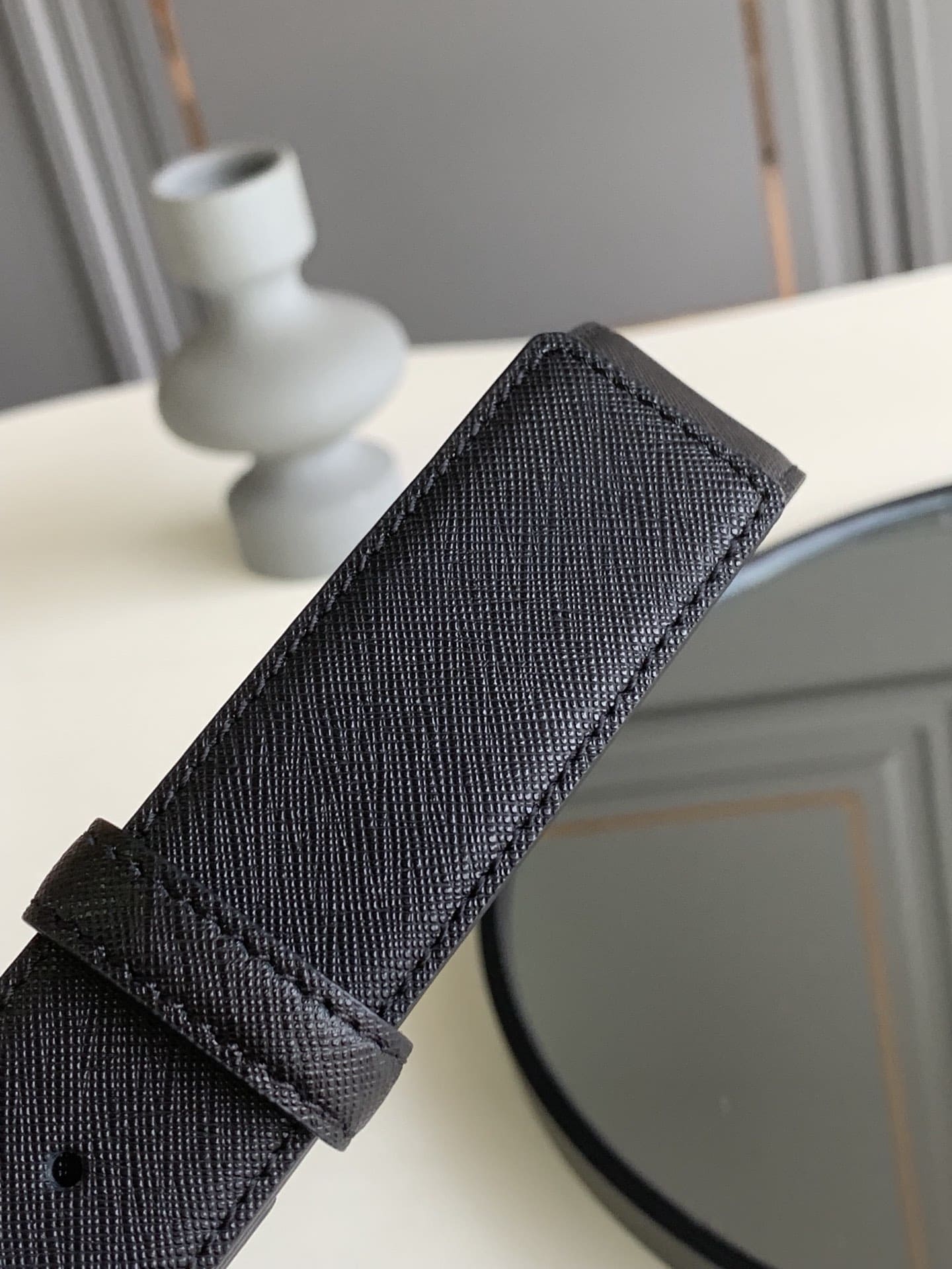 DÂY LƯNG PRADA BLACK SAFFIANO LEATHER Khóa da