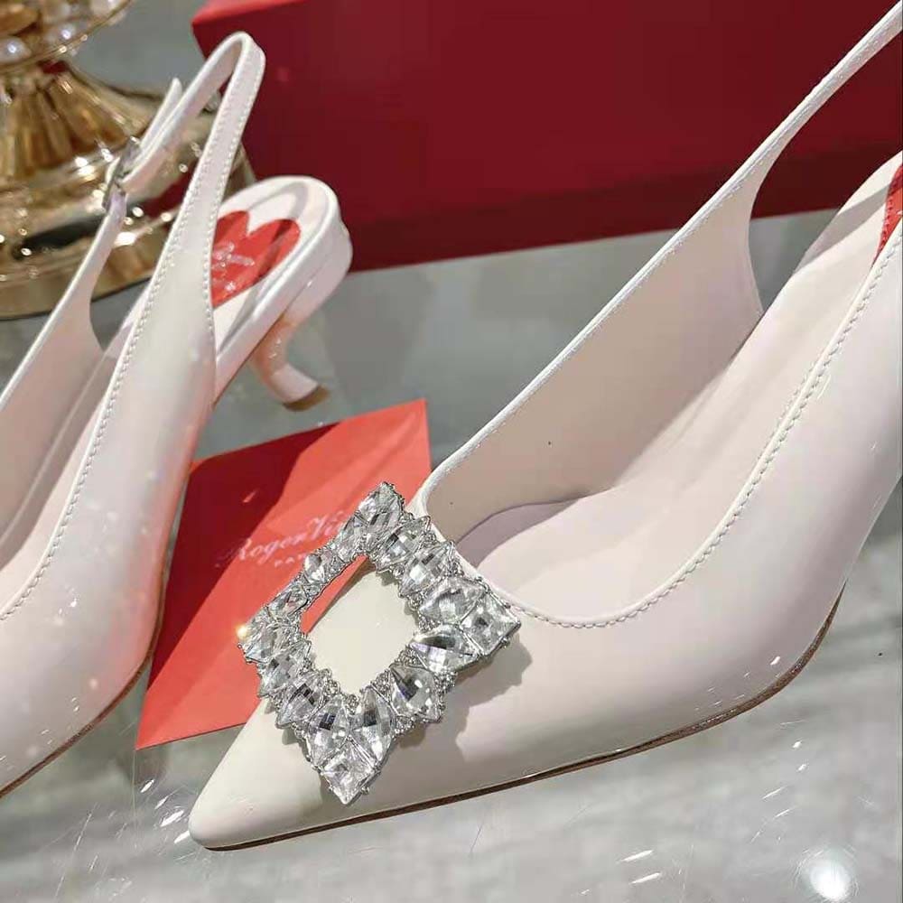 GIÀY Roger Vivier Women Virgule Strass Buckle Slingback Pumps in Patent Leather-White