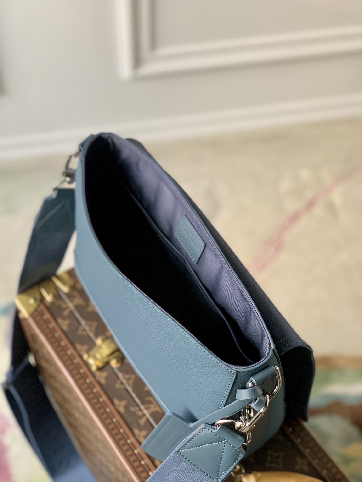 TÚI LOUIS VUITTON Aerogram Messenger Bag