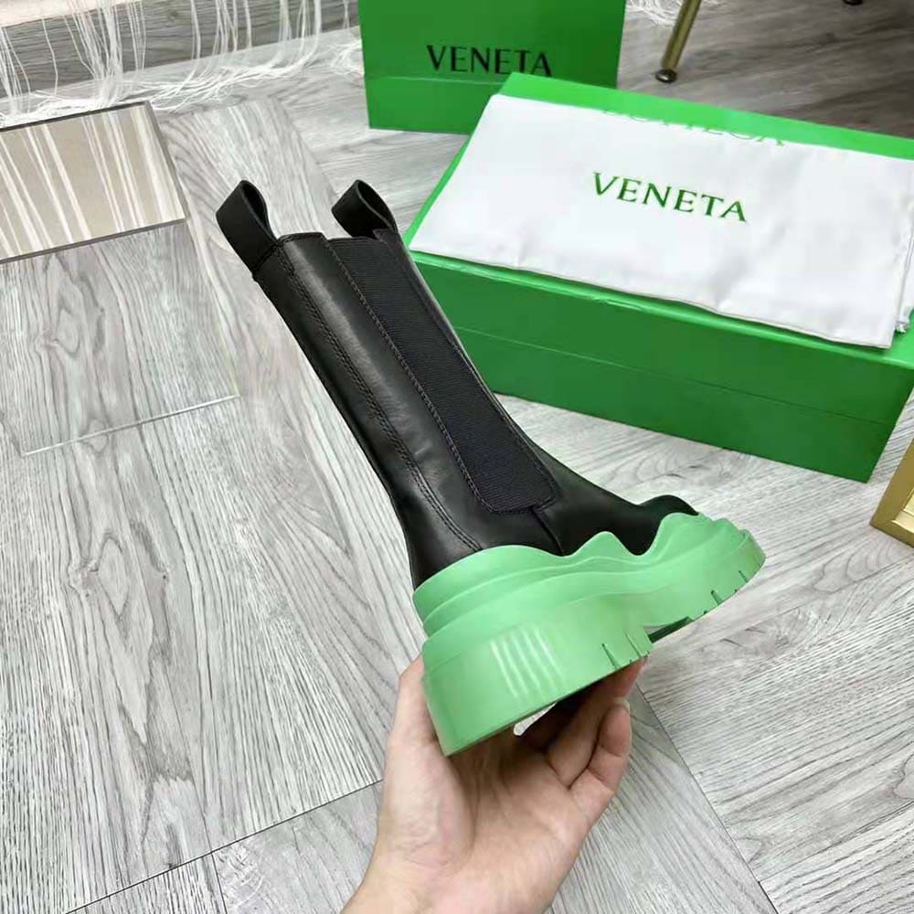 GIÀY Bottega Veneta Unisex Tire Chelsea Boot in Vegetally-Tanned Leather-Green