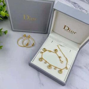 Dây chuyền Dior Women Rose Des Vents bracelet Yellow Gold Diamonds and Mother-of-pearl