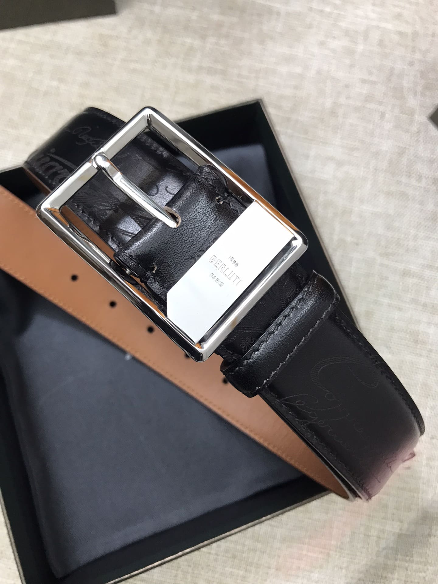 DÂY LƯNG BERLUTI PATINA Leather khóa trắng