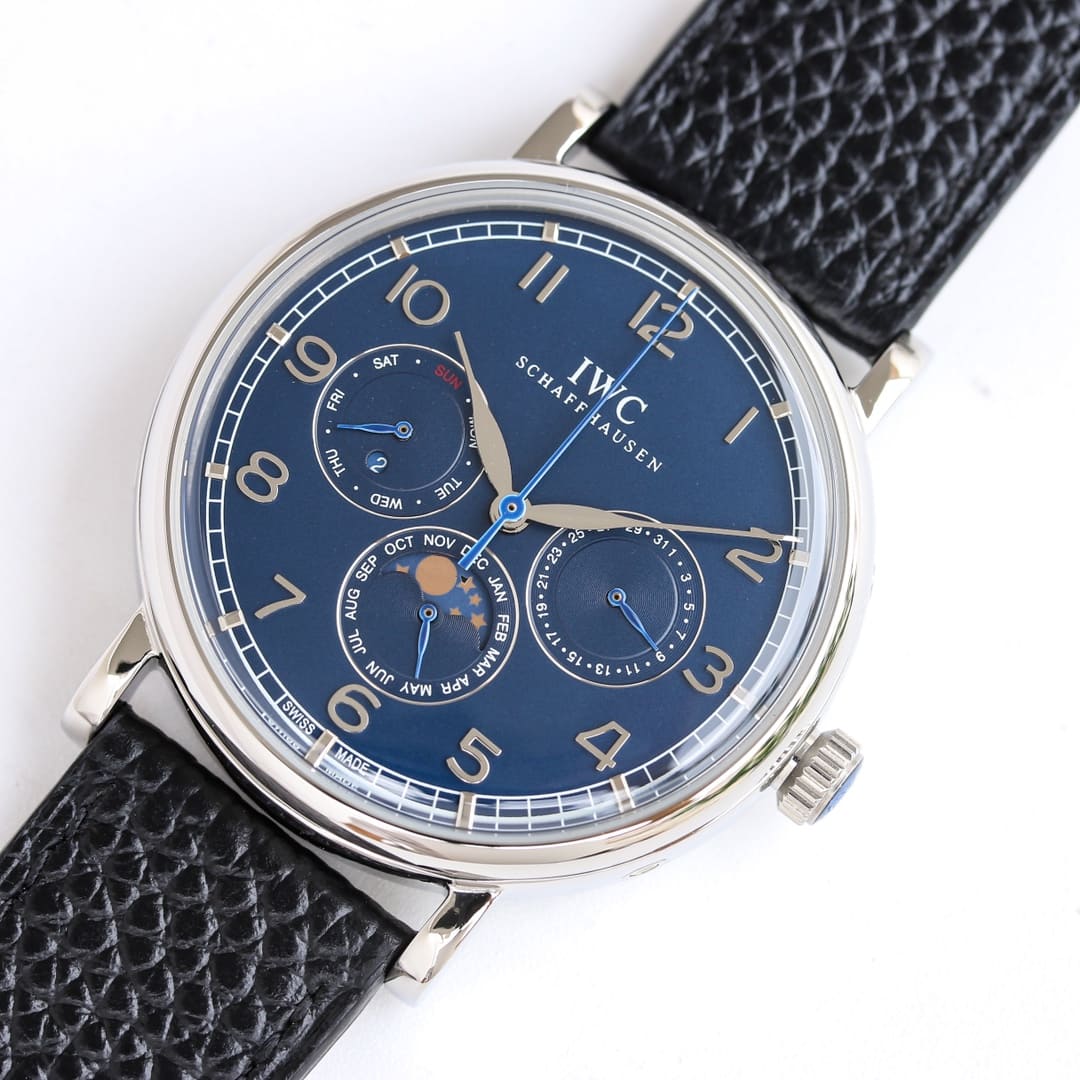 Đồng hồ IWC Schaffhausen Annual Calendar Automatic mặt số màu xanh
