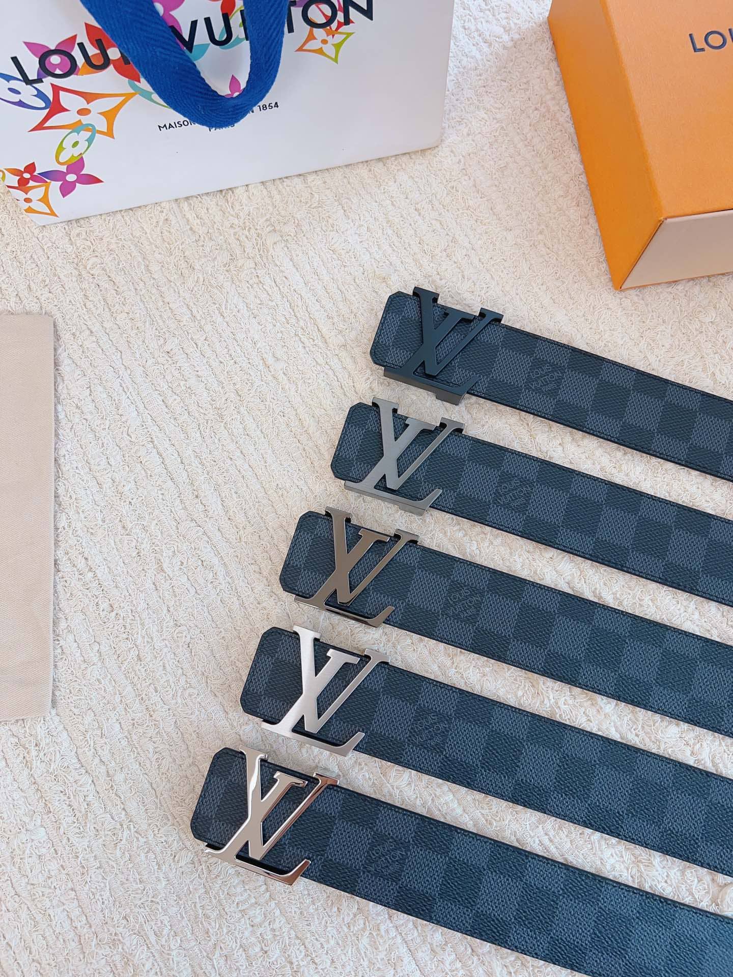 DÂY LƯNG LOUIS VUITTON SQUARE BLACK MONOGRAM Khóa đen