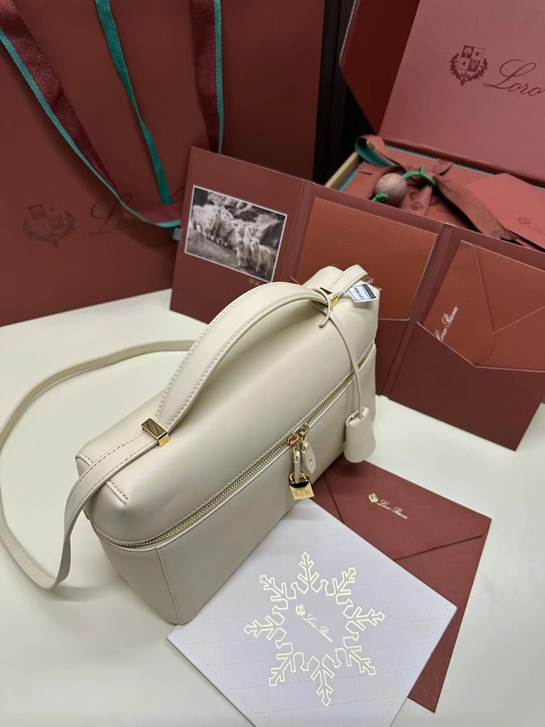 TÚI Loro Piana Women Extra Pocket L27 in Sheepskin Leather white