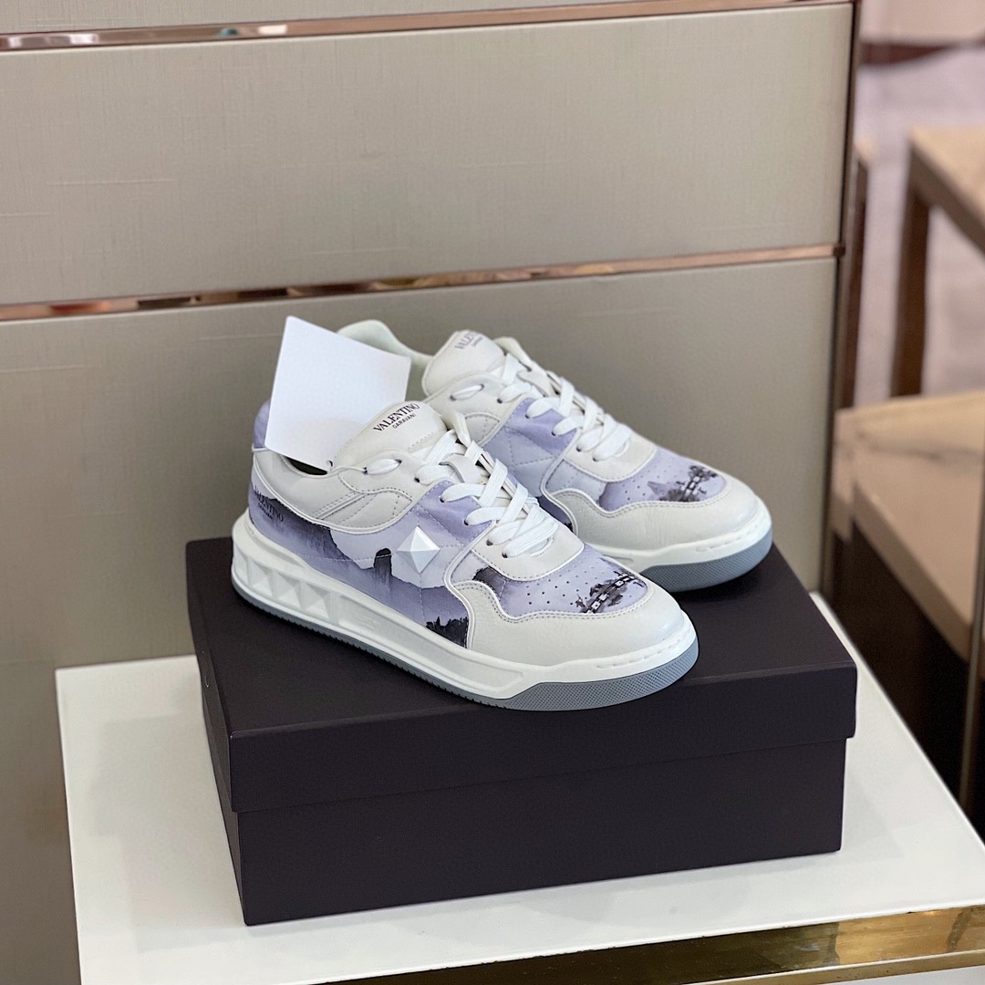 GIÀY VALENTINO STUDD LEATHER SNEAKER SHOES AAA