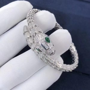 Vòng tay BVLGARI Serpenti mắt ngọc lục bảo kim cương vàng trắng 18K
