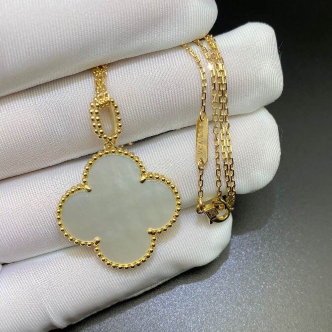 DÂY CHUYỀN VAN CLEEF & ARPELS ALHAMBRA M.O.P 26MM GOLD 18K YELLOW GOLD