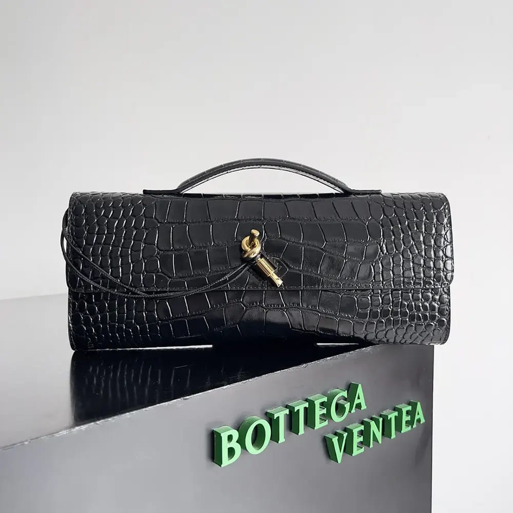 VÍ CẦM TAY BOTTEGA VENETA Women Long Clutch Andiamo With Handle-Black