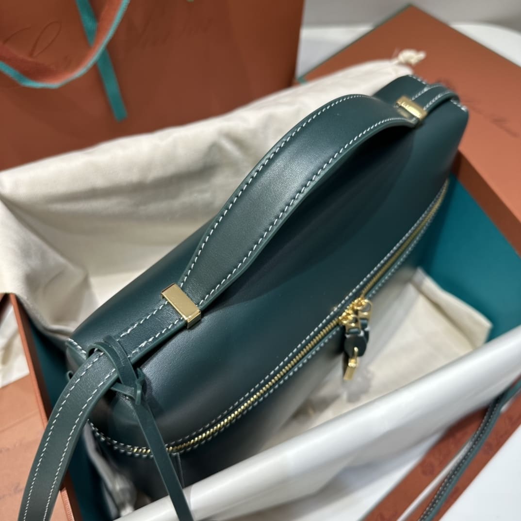 TÚI Loro Piana Women Extra bằng da bê màu xanh lá cây