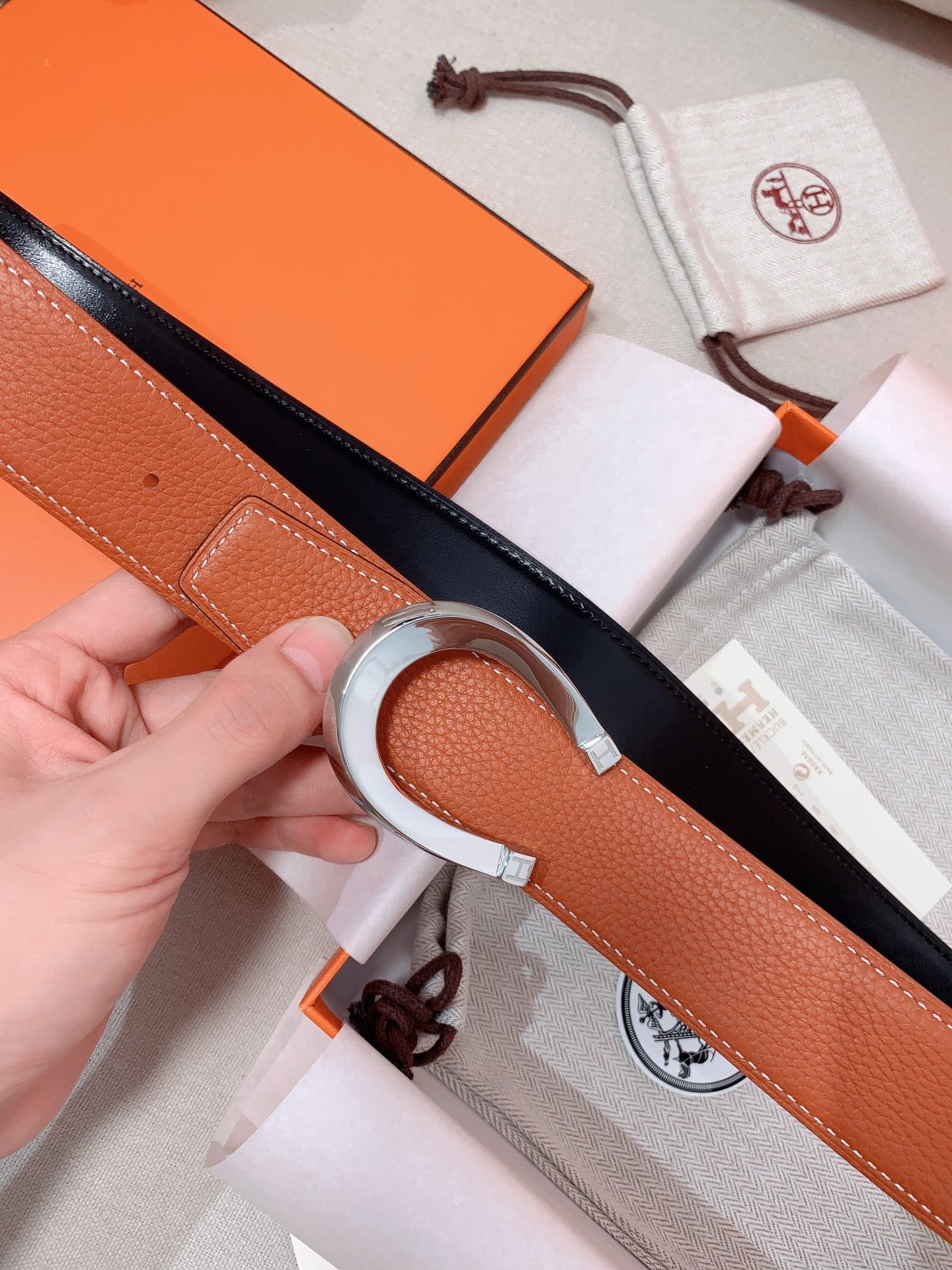 DÂY LƯNG HERMES Horseshoe Togo leather hai mặt khóa bạc