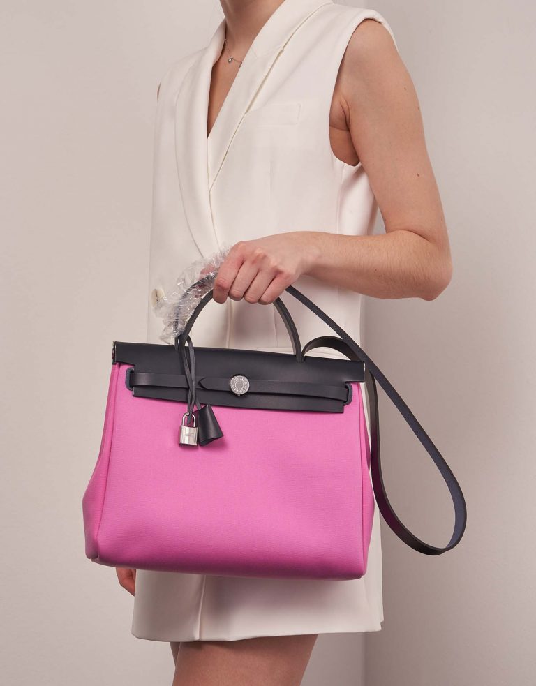 TÚI Hermès Herbag 31 Vache Hunter Toile Bubblegum Rubis Blue Indigo