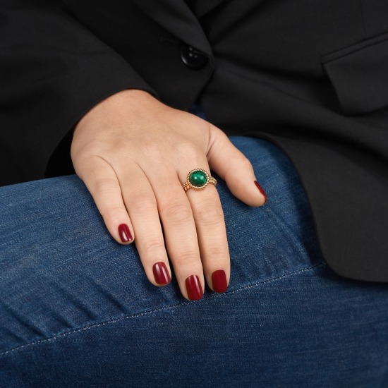 Van Cleef & Arpels A Malachite(đá lông công) and Gold 'Perlée Couleurs' Ring
