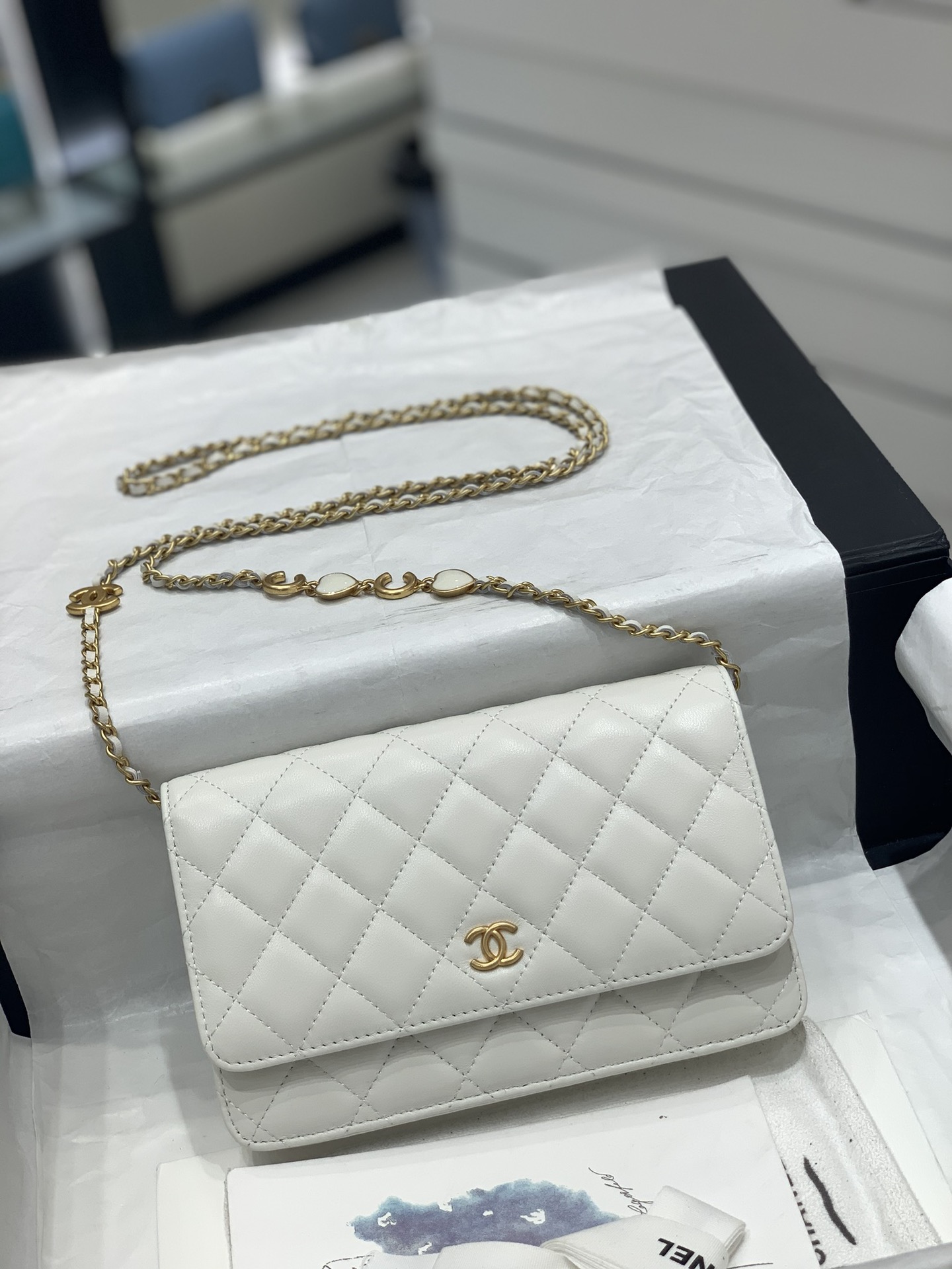 TÚI CHANEL 22K WOC White trắng da HAAS
