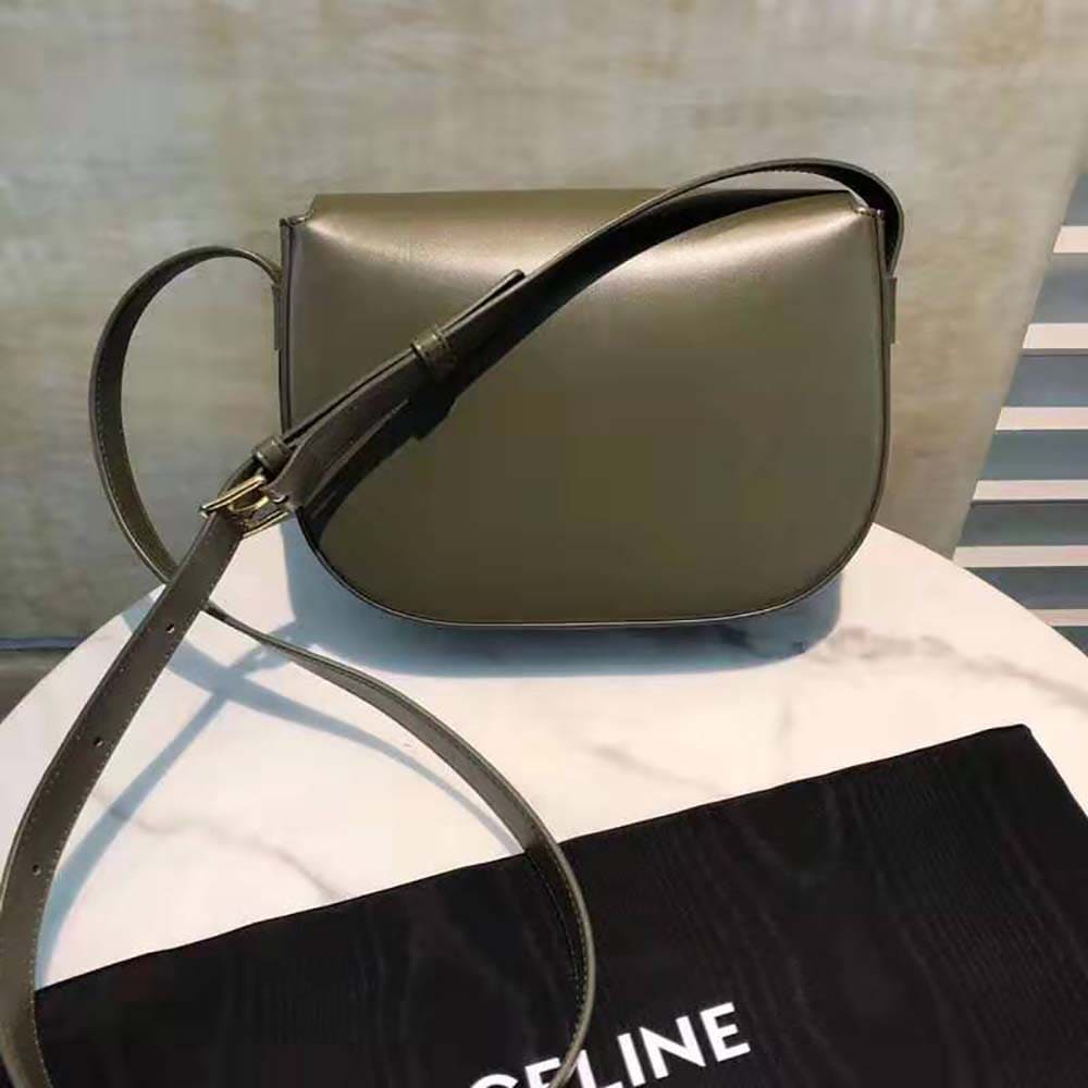 TÚI Celine Women Medium Maillon Triomphe Bag in Natural Calfskin-Green