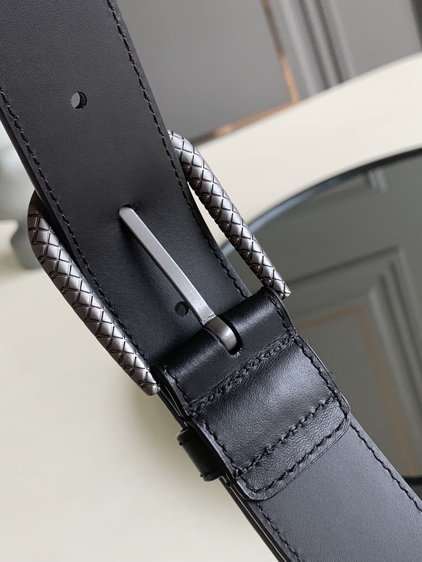DÂY LƯNG BOTTGA VENETA INTRECCIATO LEATHER Khóa đen mờ
