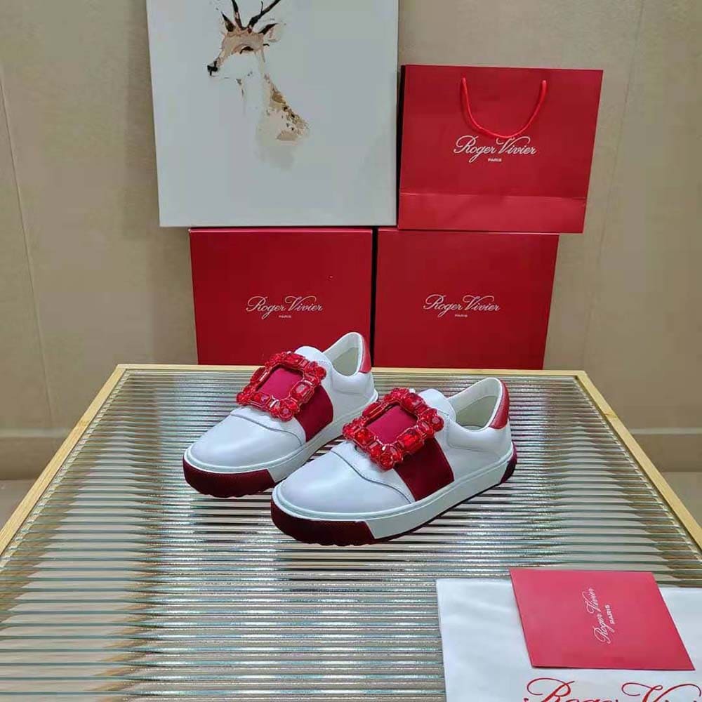 GIÀY Roger Vivier Women Very Vivier Strass Buckle Sneakers in Leather-Red