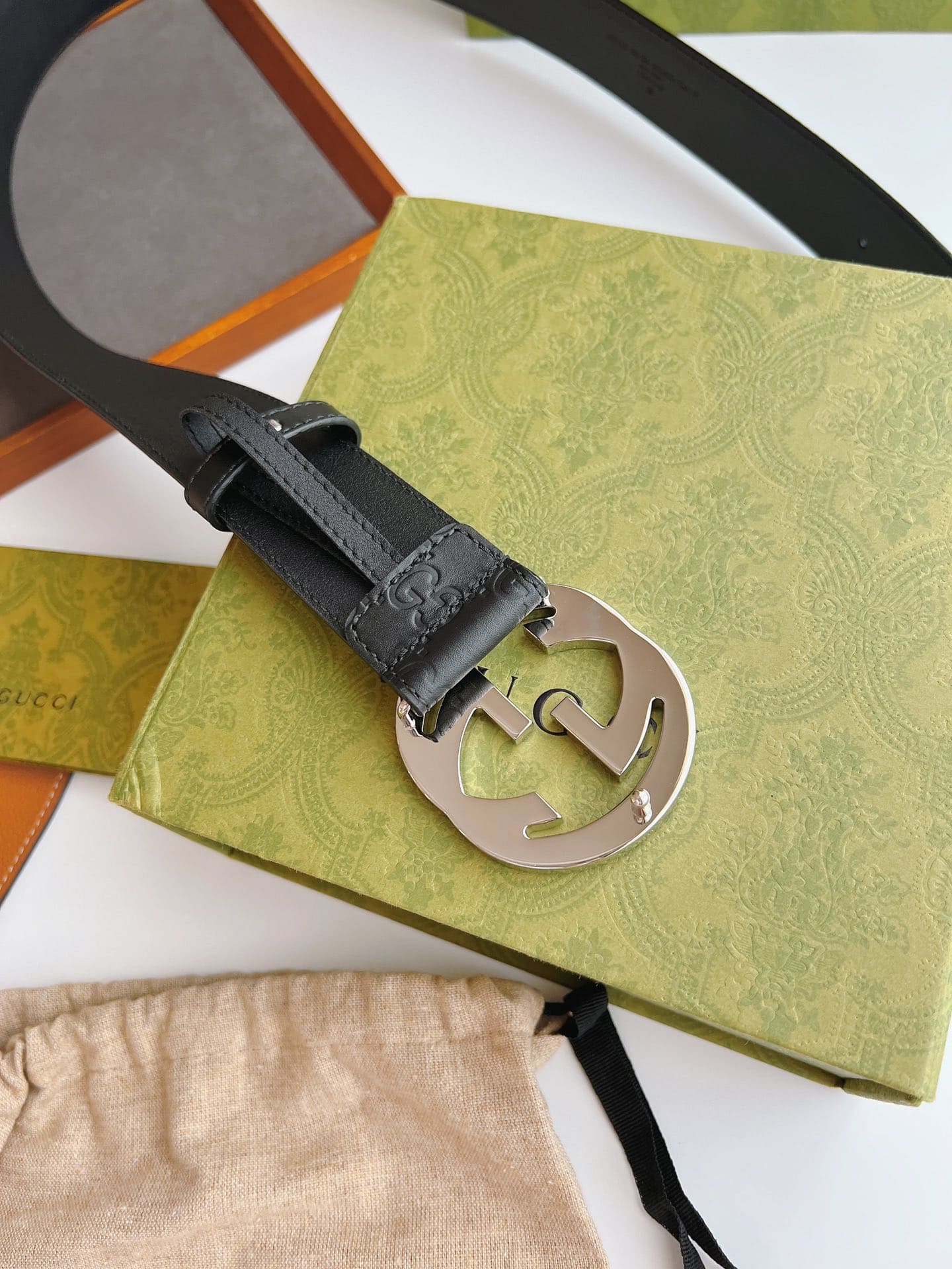 DÂY LƯNG GUCCI GG BLACK CALFSKIN LEATHER Khóa bạc