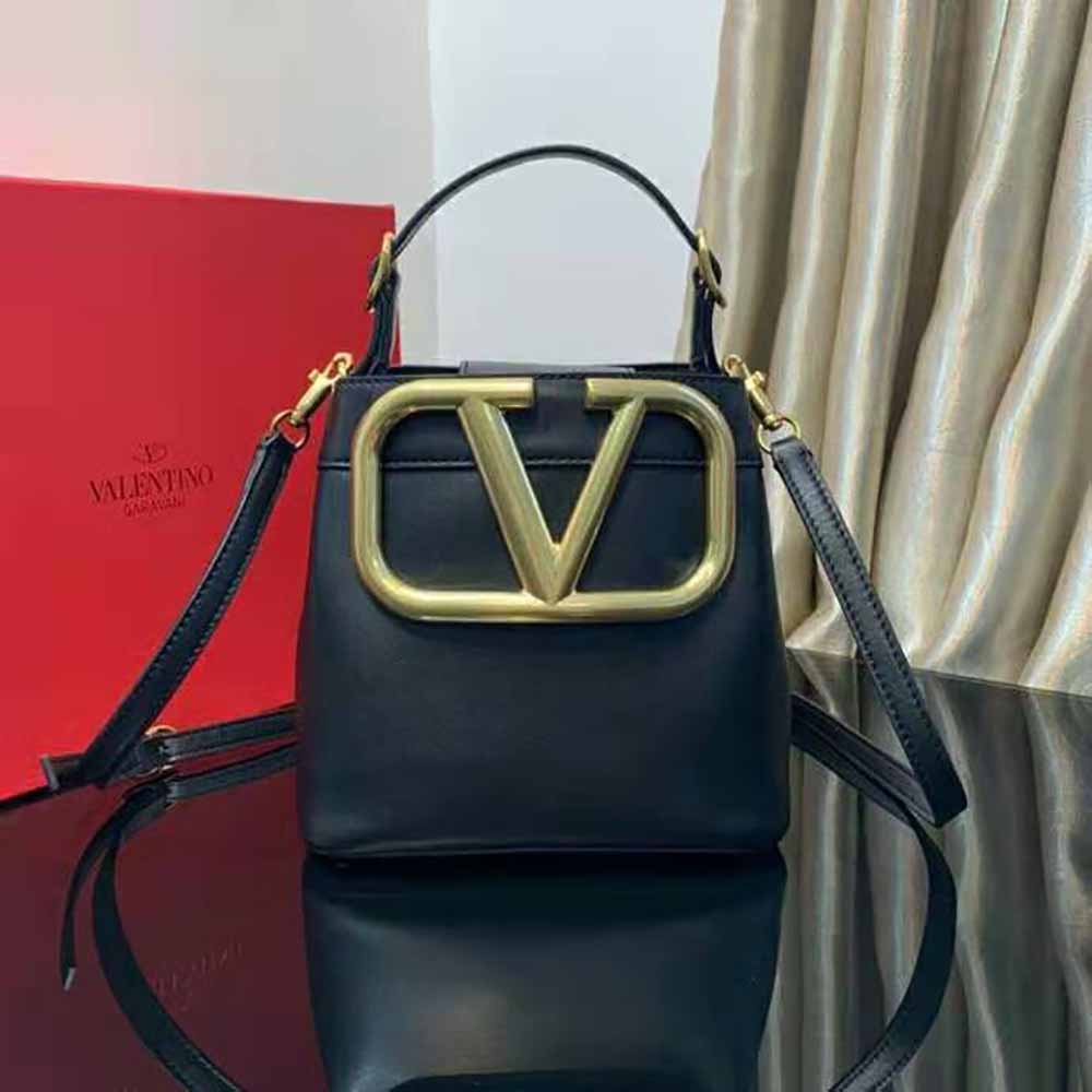TÚI Valentino Women Garavani Supervee Handbag in Calfskin Leather-Black