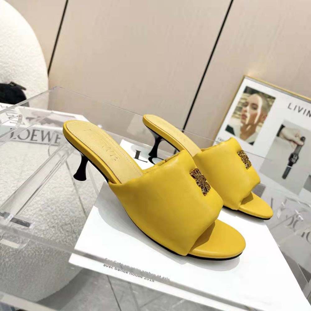 GUỐC Loewe Women Anagram Padded Mule in Lambskin-Orange