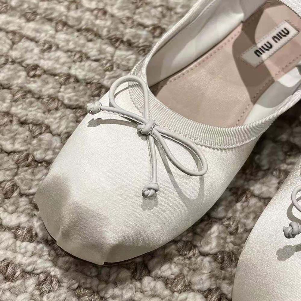 GIÀY Miu Miu Women Satin Ballerinas with Knit Logo Label-White