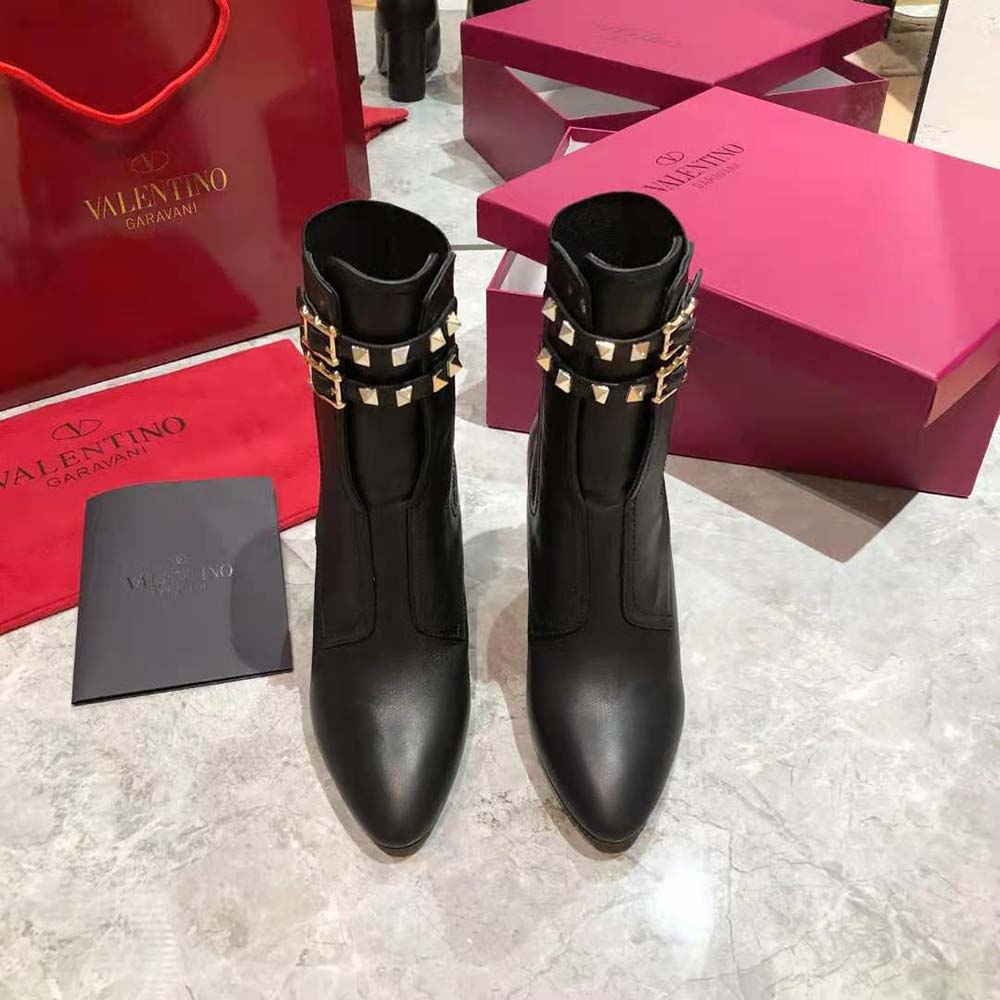 Giày Valentino Women Rockstud Calfskin Ankle Boot 70 mm-Black