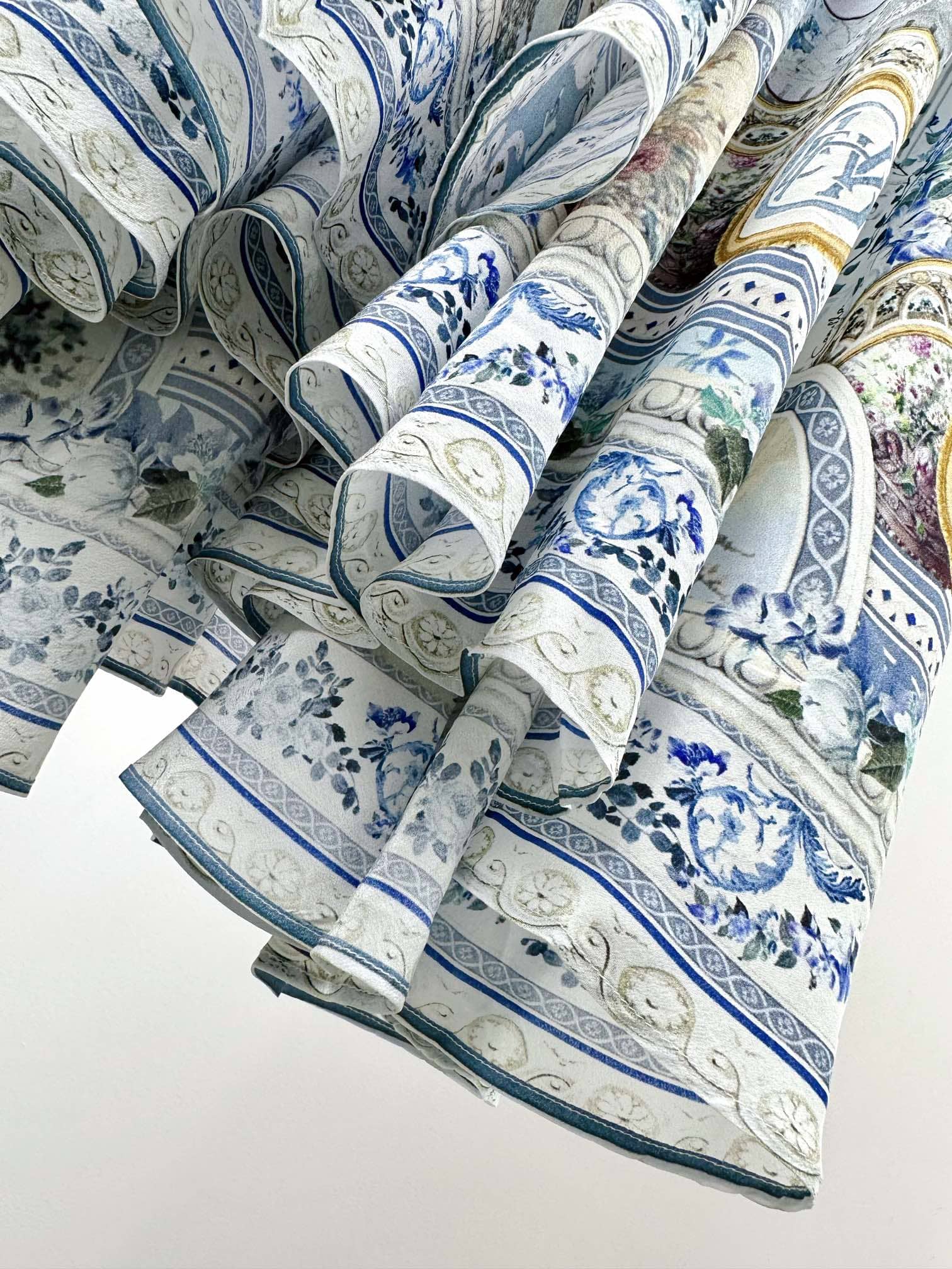 VÁY CAMILLA Silk Embellished V-Neck Maxi Dress High Classy