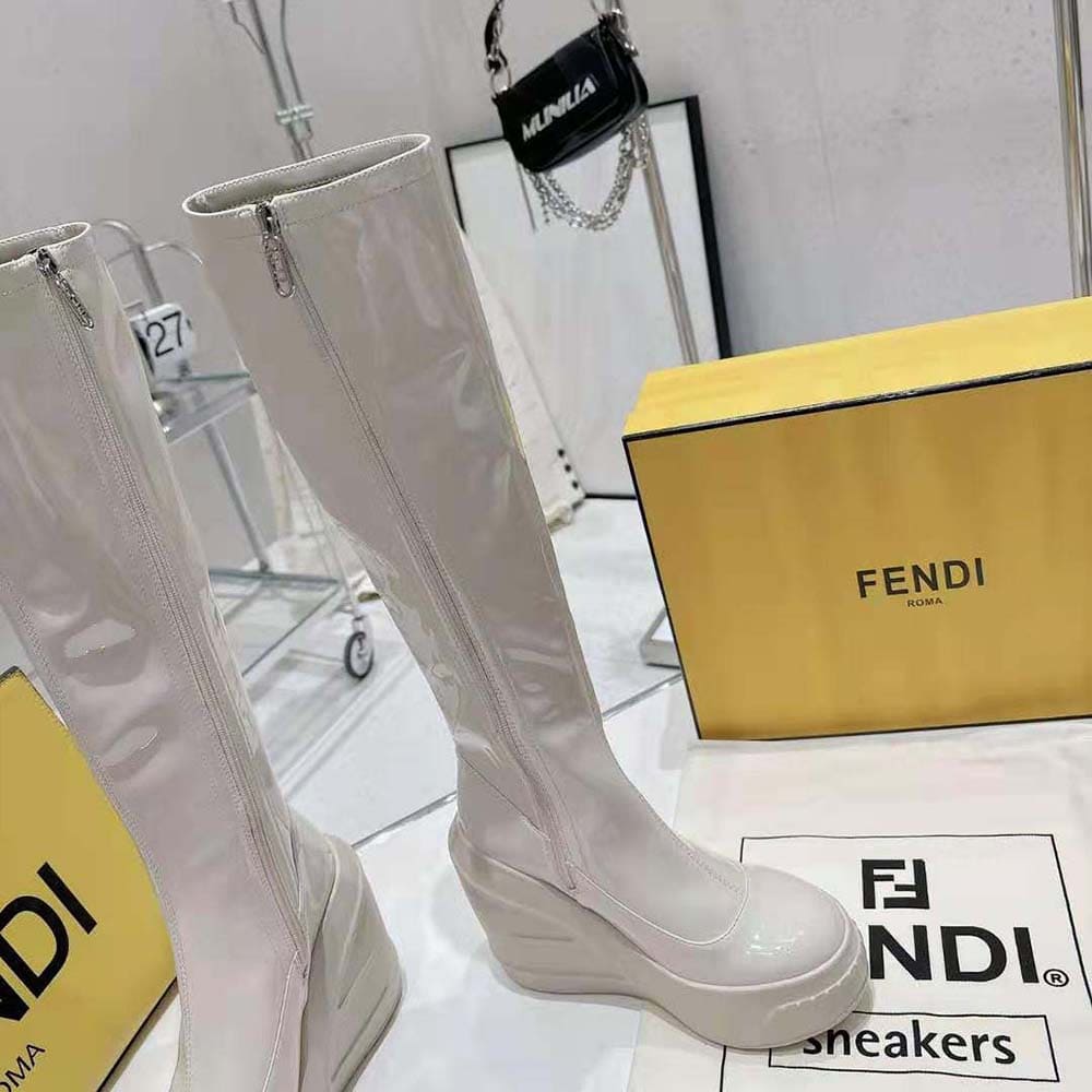 GIÀY Fendi Women Fashion Show White Patent Leather Boots