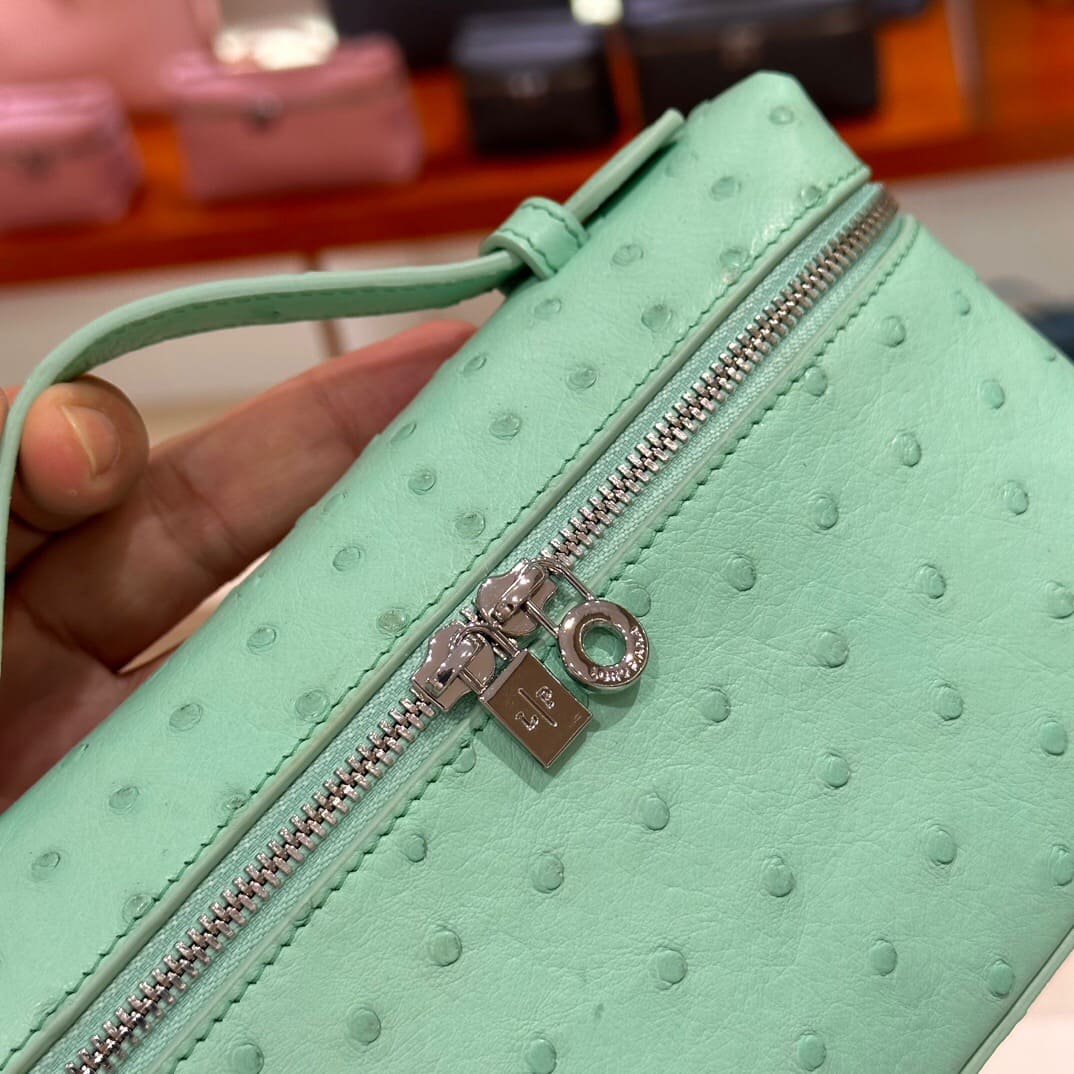 TÚI Loro Piana Women Extra Pocket L27 in Ostrich Leather Tiffany da đà điểu(Gía Liên Hệ)