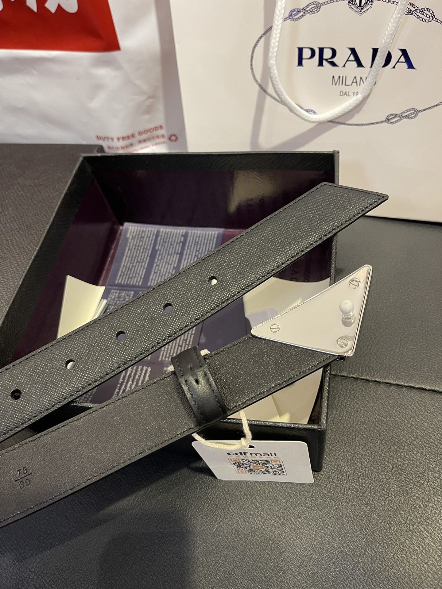 DÂY LƯNG PRADA TRIANGLE ENAMEL SAFFIANO LEATHER