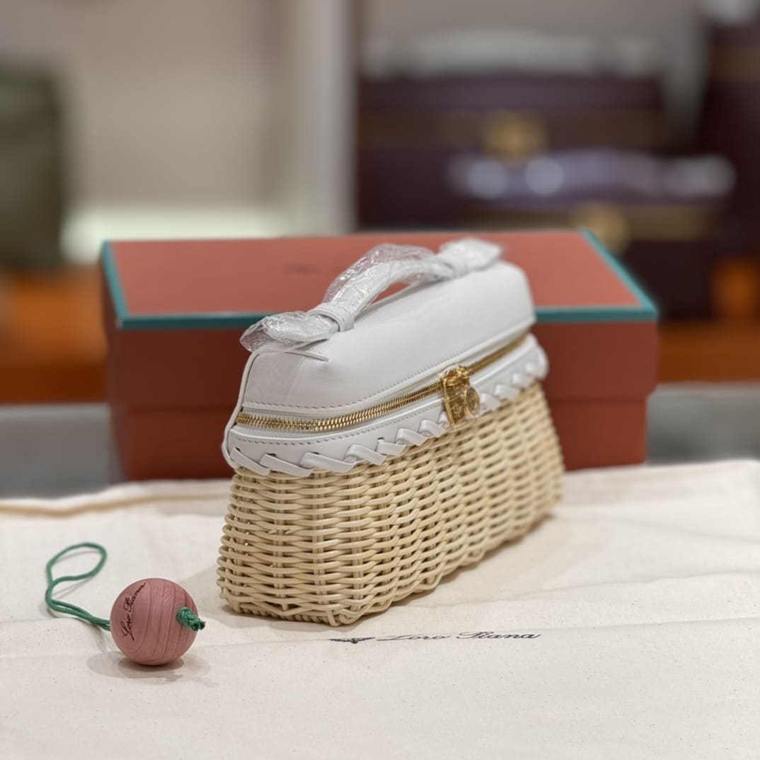 TÚI Loro Piana Women Extra bằng da bê kết hợp mây tre Rattan 19