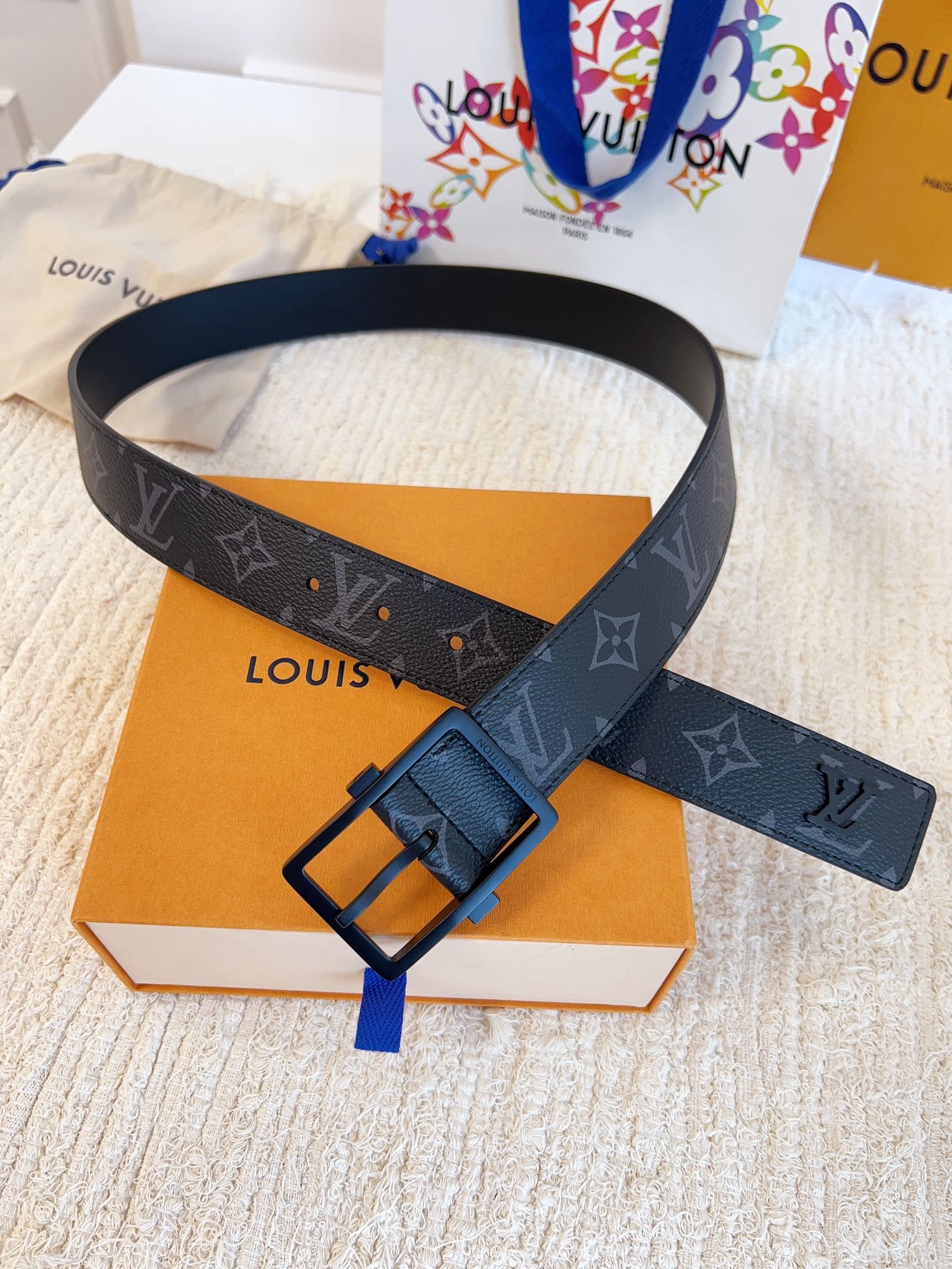 DÂY LƯNG LOUIS VUITTON SQUARE BLACK MONOGRAM LEATHER Khóa đen