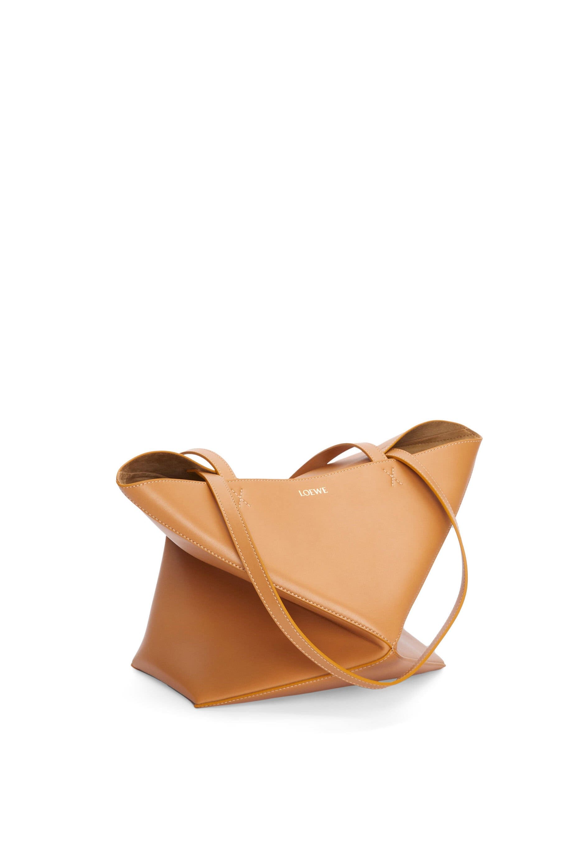 Túi LOEWE Puzzle Fold Tote in shiny calfskin sand