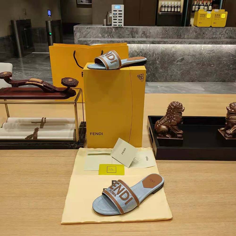 GIÀY Fendi Women Signature Light Blue Denim Slides