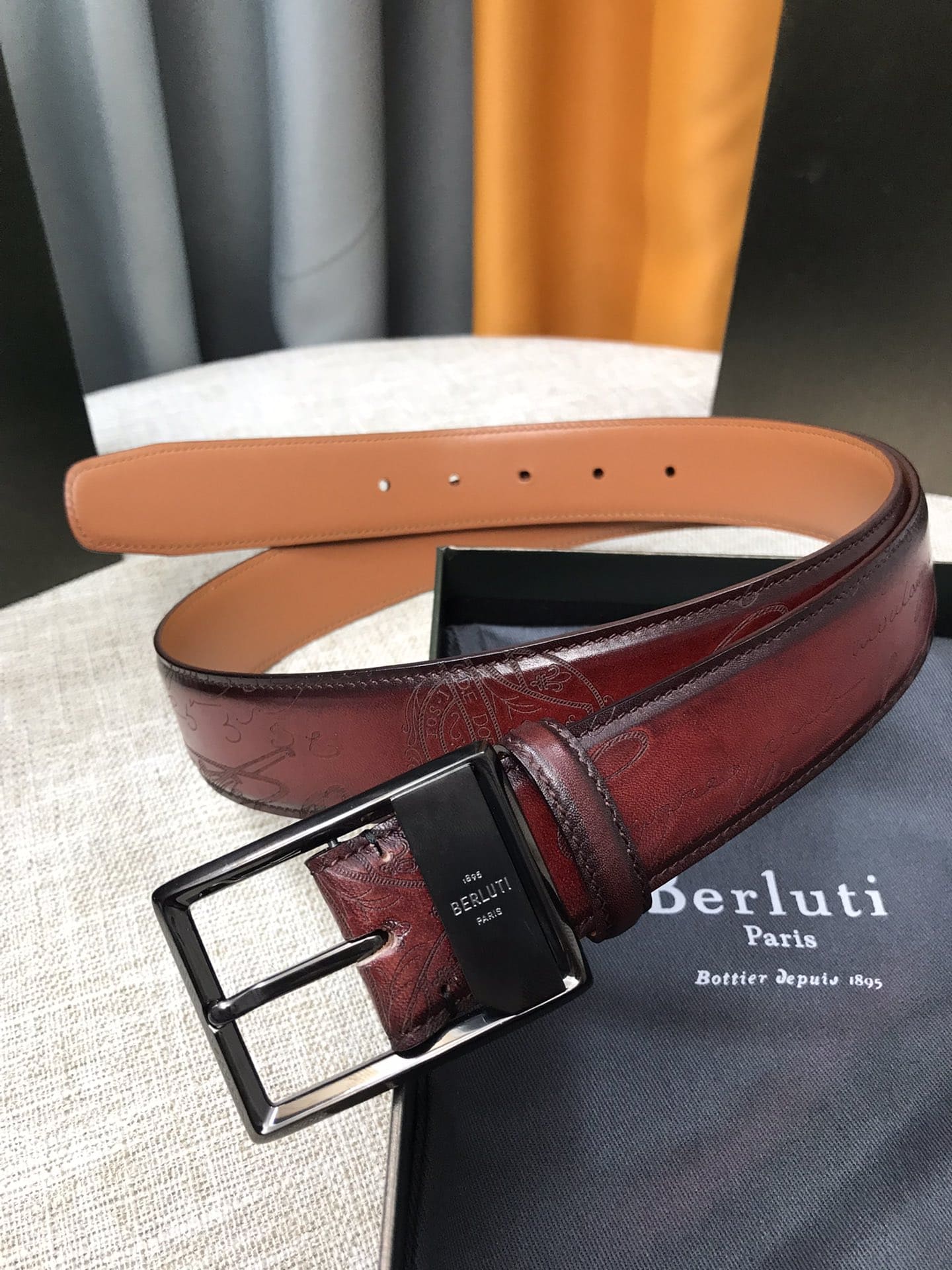 DÂY LƯNG BERLUTI PATINA Leather khóa đen