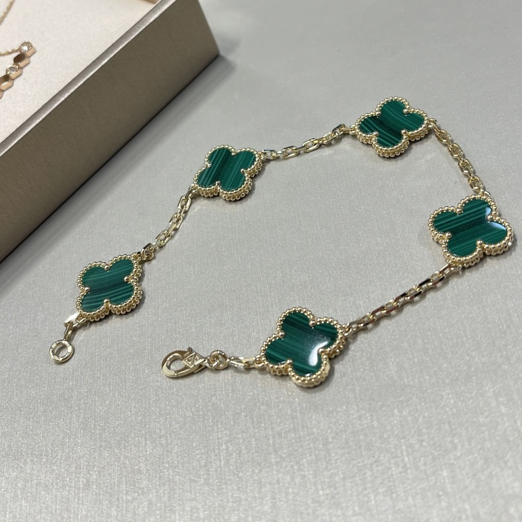 LẮC TAY VAN CLEEF & ARPELS MALACHITE XANH LÔNG CÔNG