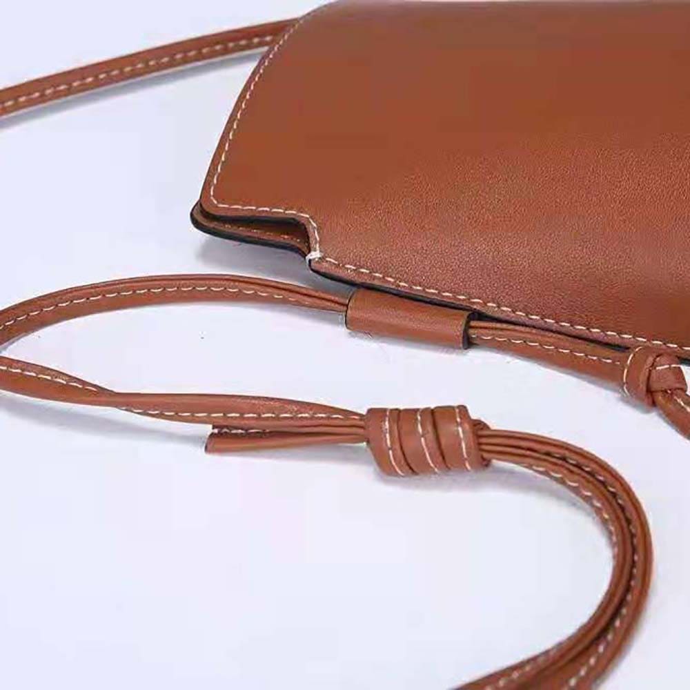 TÚI Celine Women Phone Pouch in Smooth Lambskin-Brown