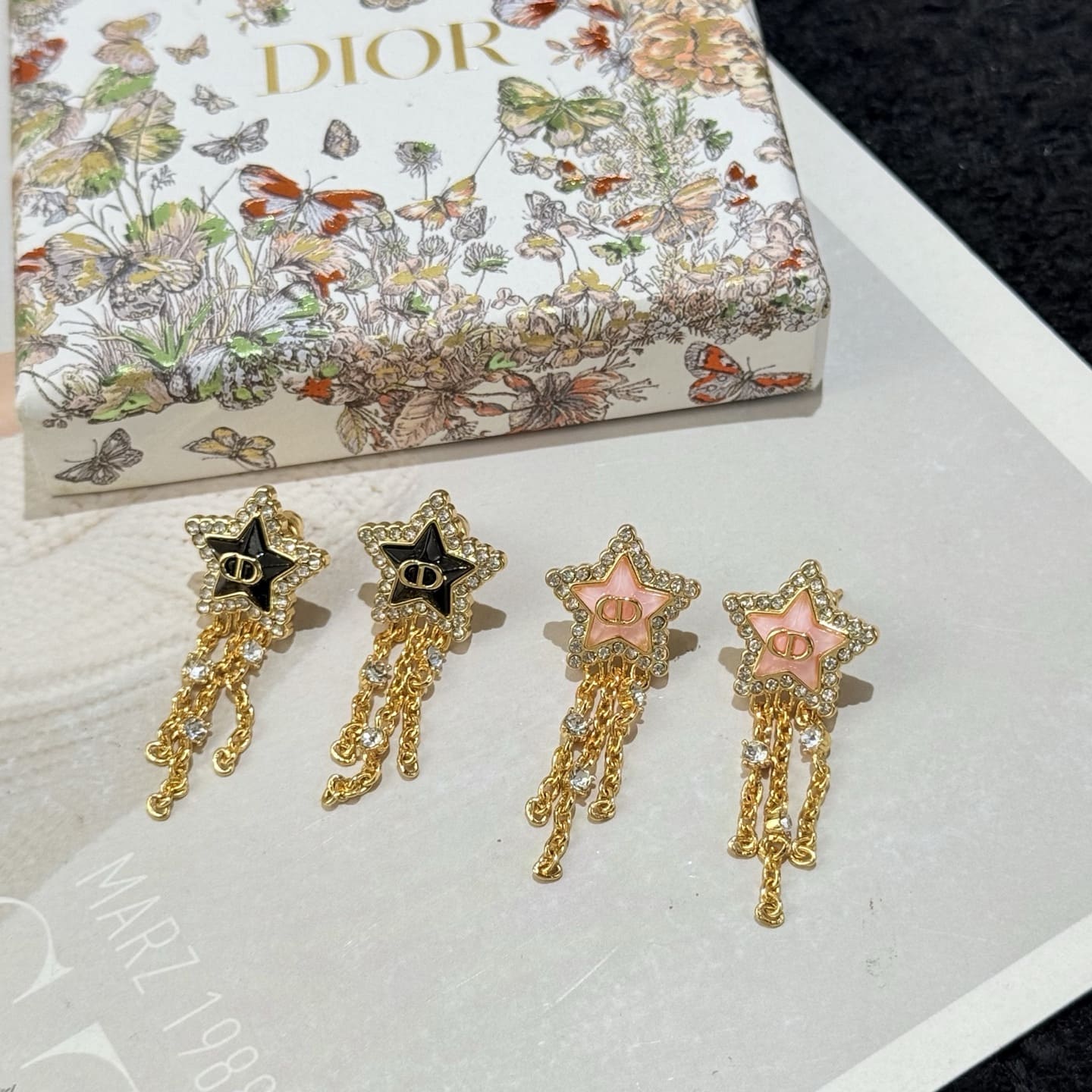 HOA TAI DIOR CD STARS TRIBALES