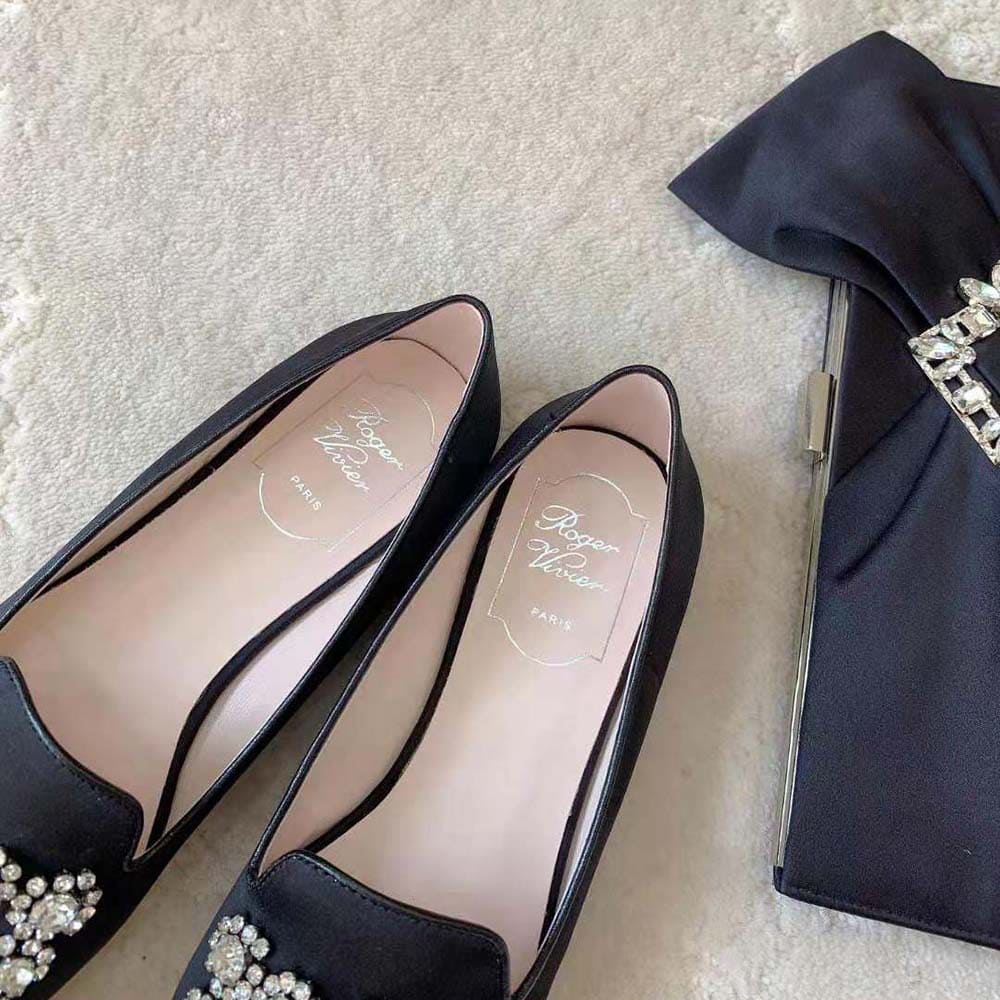 GIÀY Roger Vivier Women Flower Strass Embroidered Buckle Loafers in Satin