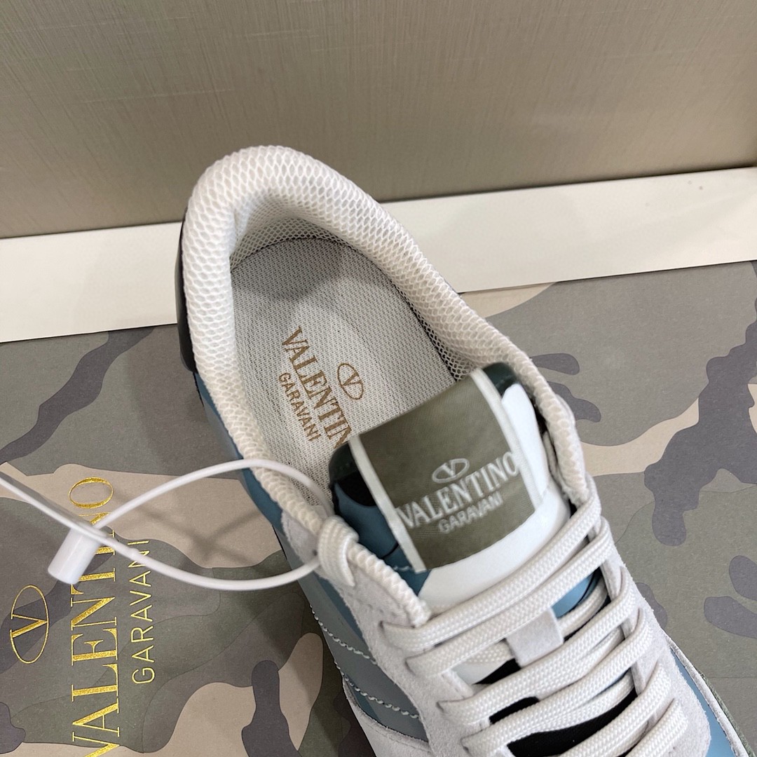 GIÀY VALENTINO STUDD LEATHER RUNNER SNEAKER SHOES AAA